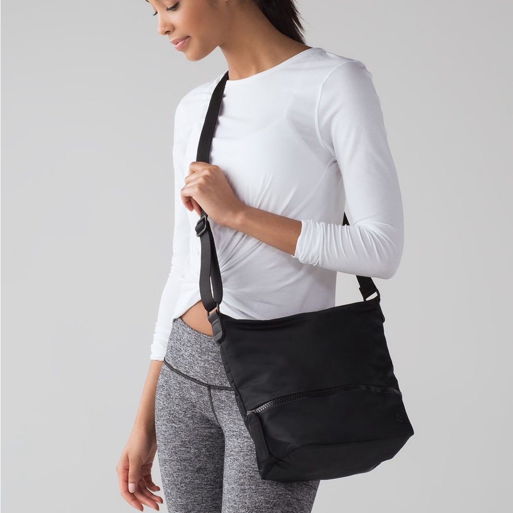 Lululemon Go Lightly Shoulder Bag - Picture 7 of 7